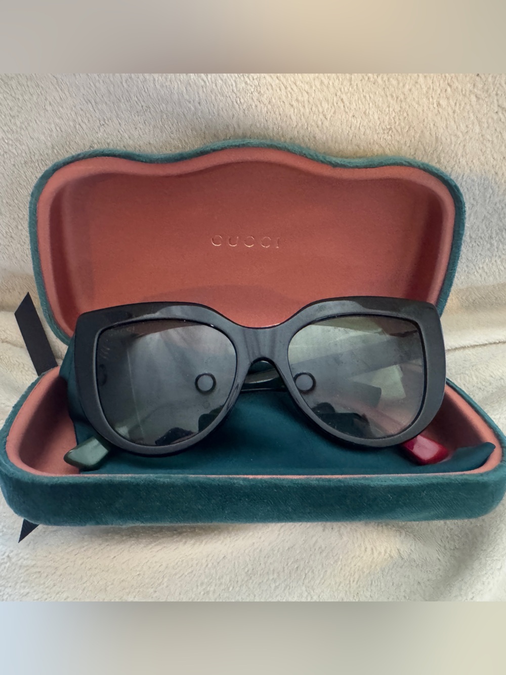 Gucci Black Oversized Sunglasses with Teal and Terracotta Case